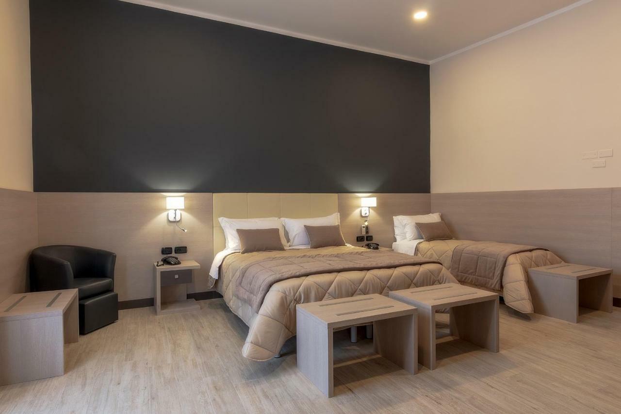 B&B Mariella'S House Санта-Мария-Капуа-Ветере Экстерьер фото