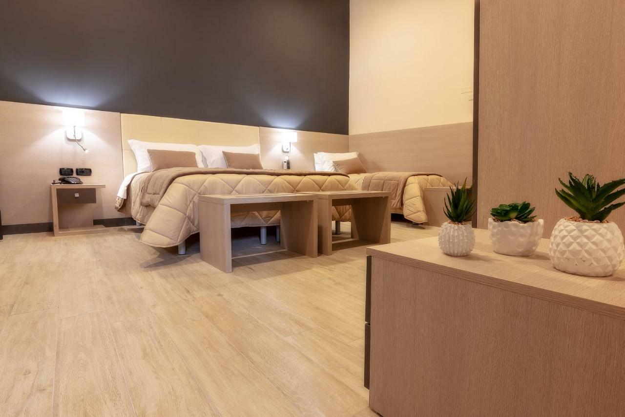B&B Mariella'S House Санта-Мария-Капуа-Ветере Экстерьер фото
