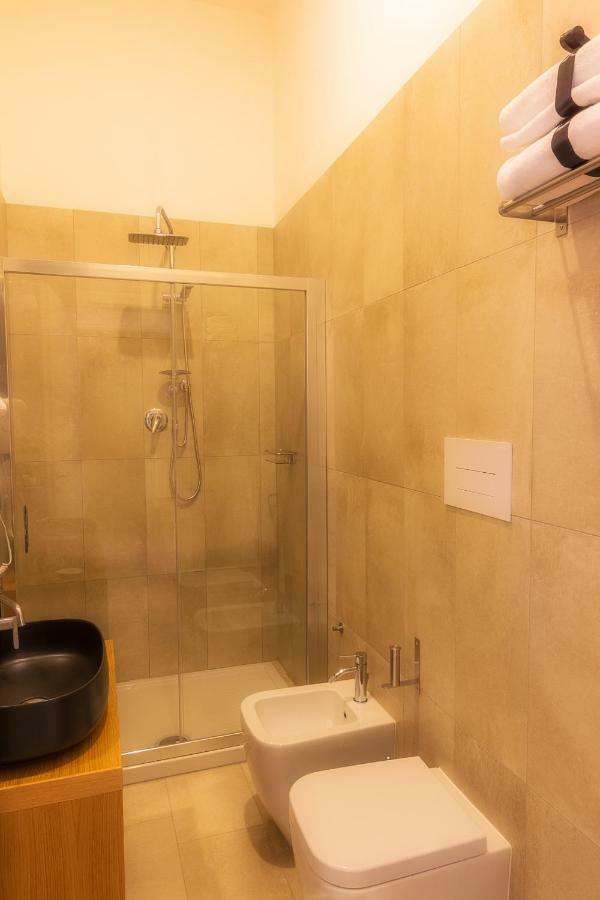 B&B Mariella'S House Санта-Мария-Капуа-Ветере Экстерьер фото